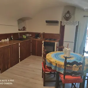 casa-da-gina.hotelitalianriviera.com/